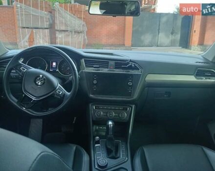 Черный Фольксваген Tiguan Allspace, объемом двигателя 2 л и пробегом 122 тыс. км за 19500 $, фото 11 на Automoto.ua
