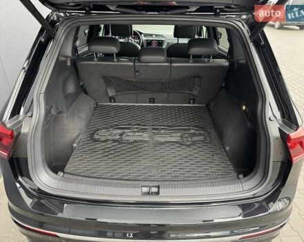 Черный Фольксваген Tiguan Allspace, объемом двигателя 1.97 л и пробегом 168 тыс. км за 33500 $, фото 42 на Automoto.ua