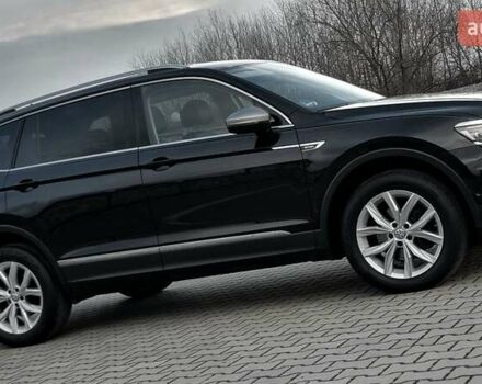 Чорний Фольксваген Tiguan Allspace, об'ємом двигуна 0 л та пробігом 214 тис. км за 30000 $, фото 19 на Automoto.ua