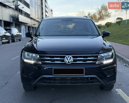 Черный Фольксваген Tiguan Allspace, объемом двигателя 2 л и пробегом 60 тыс. км за 19900 $, фото 8 на Automoto.ua