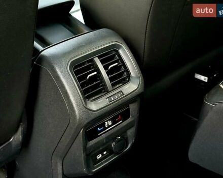 Чорний Фольксваген Tiguan Allspace, об'ємом двигуна 0 л та пробігом 214 тис. км за 30000 $, фото 141 на Automoto.ua