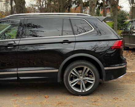 Черный Фольксваген Tiguan Allspace, объемом двигателя 2 л и пробегом 180 тыс. км за 30540 $, фото 9 на Automoto.ua