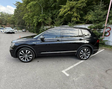 Черный Фольксваген Tiguan Allspace, объемом двигателя 2 л и пробегом 52 тыс. км за 24200 $, фото 5 на Automoto.ua