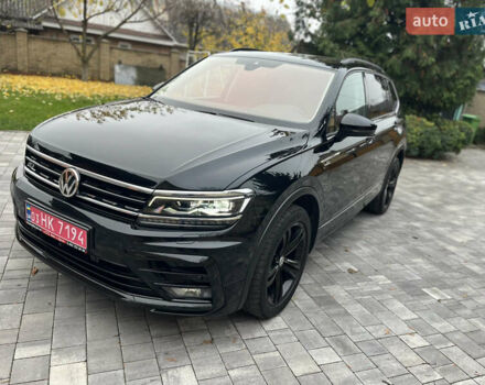 Черный Фольксваген Tiguan Allspace, объемом двигателя 2 л и пробегом 196 тыс. км за 30500 $, фото 6 на Automoto.ua