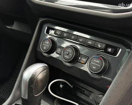 Черный Фольксваген Tiguan Allspace, объемом двигателя 2 л и пробегом 180 тыс. км за 30540 $, фото 23 на Automoto.ua