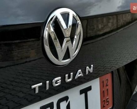 Чорний Фольксваген Tiguan Allspace, об'ємом двигуна 0 л та пробігом 214 тис. км за 30000 $, фото 57 на Automoto.ua