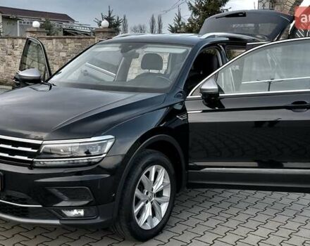 Чорний Фольксваген Tiguan Allspace, об'ємом двигуна 0 л та пробігом 214 тис. км за 30000 $, фото 65 на Automoto.ua