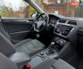 Черный Фольксваген Tiguan Allspace, объемом двигателя 2 л и пробегом 180 тыс. км за 30540 $, фото 20 на Automoto.ua