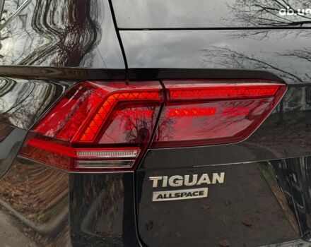 Черный Фольксваген Tiguan Allspace, объемом двигателя 2 л и пробегом 180 тыс. км за 30540 $, фото 12 на Automoto.ua