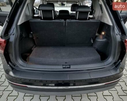 Чорний Фольксваген Tiguan Allspace, об'ємом двигуна 0 л та пробігом 214 тис. км за 30000 $, фото 66 на Automoto.ua