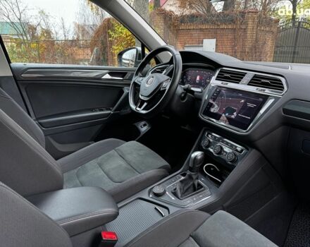 Черный Фольксваген Tiguan Allspace, объемом двигателя 2 л и пробегом 180 тыс. км за 30540 $, фото 20 на Automoto.ua