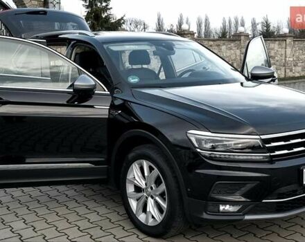 Чорний Фольксваген Tiguan Allspace, об'ємом двигуна 0 л та пробігом 214 тис. км за 30000 $, фото 63 на Automoto.ua