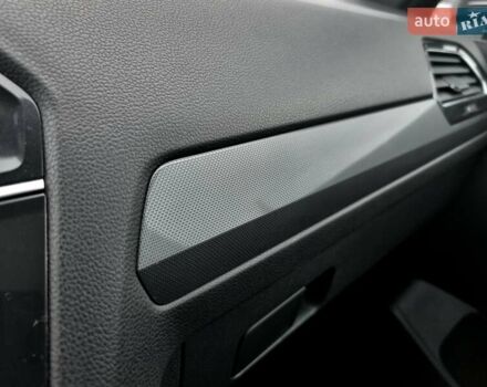 Чорний Фольксваген Tiguan Allspace, об'ємом двигуна 0 л та пробігом 214 тис. км за 30000 $, фото 129 на Automoto.ua