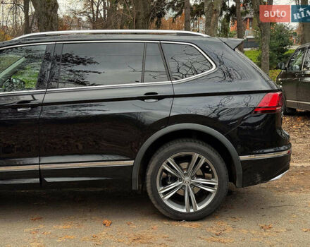 Черный Фольксваген Tiguan Allspace, объемом двигателя 2 л и пробегом 180 тыс. км за 30540 $, фото 9 на Automoto.ua