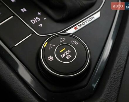 Чорний Фольксваген Tiguan Allspace, об'ємом двигуна 0 л та пробігом 214 тис. км за 30000 $, фото 126 на Automoto.ua