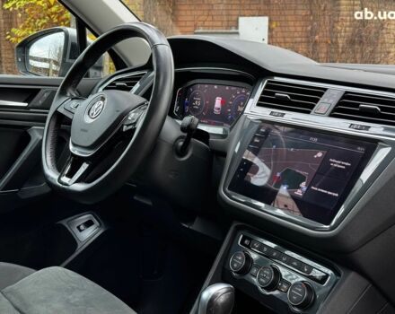 Черный Фольксваген Tiguan Allspace, объемом двигателя 2 л и пробегом 180 тыс. км за 30540 $, фото 21 на Automoto.ua