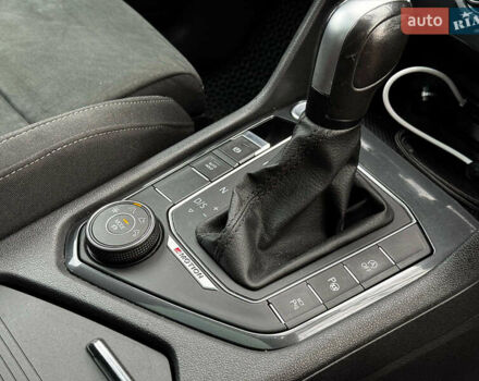 Черный Фольксваген Tiguan Allspace, объемом двигателя 2 л и пробегом 180 тыс. км за 30540 $, фото 22 на Automoto.ua