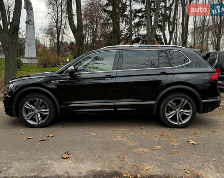 Черный Фольксваген Tiguan Allspace, объемом двигателя 2 л и пробегом 180 тыс. км за 30540 $, фото 11 на Automoto.ua