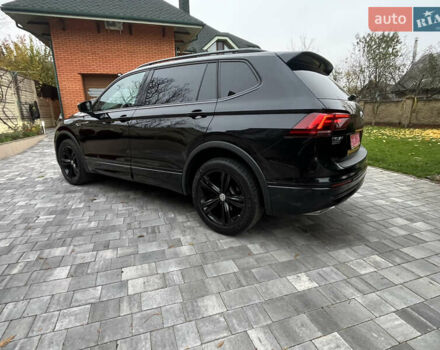 Черный Фольксваген Tiguan Allspace, объемом двигателя 2 л и пробегом 196 тыс. км за 30500 $, фото 11 на Automoto.ua