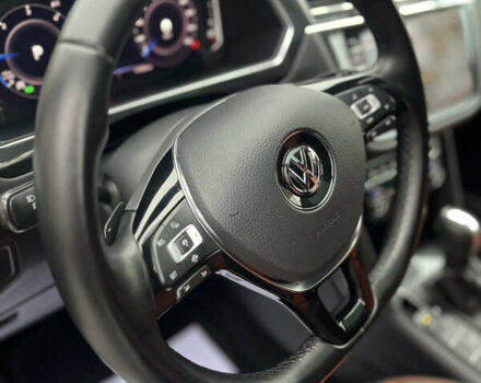 Черный Фольксваген Tiguan Allspace, объемом двигателя 2 л и пробегом 196 тыс. км за 30500 $, фото 51 на Automoto.ua