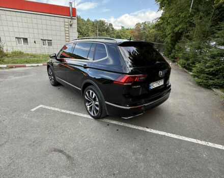 Черный Фольксваген Tiguan Allspace, объемом двигателя 2 л и пробегом 52 тыс. км за 24200 $, фото 4 на Automoto.ua