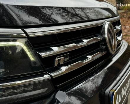 Черный Фольксваген Tiguan Allspace, объемом двигателя 2 л и пробегом 180 тыс. км за 30540 $, фото 30 на Automoto.ua