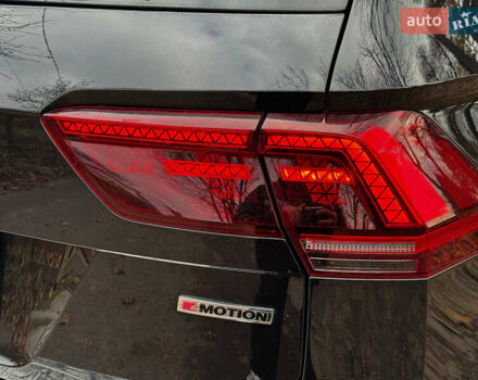 Черный Фольксваген Tiguan Allspace, объемом двигателя 2 л и пробегом 180 тыс. км за 30540 $, фото 13 на Automoto.ua