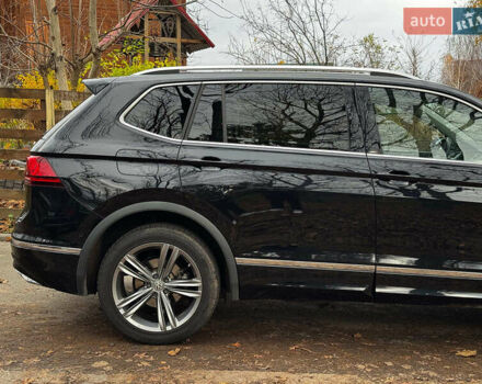 Черный Фольксваген Tiguan Allspace, объемом двигателя 2 л и пробегом 180 тыс. км за 30540 $, фото 4 на Automoto.ua