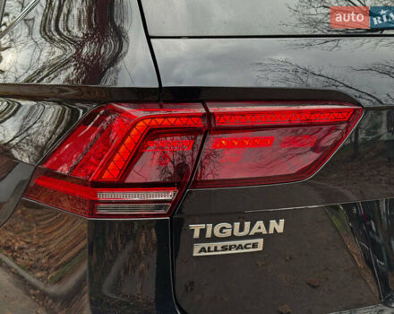 Черный Фольксваген Tiguan Allspace, объемом двигателя 2 л и пробегом 180 тыс. км за 30540 $, фото 12 на Automoto.ua
