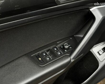 Черный Фольксваген Tiguan Allspace, объемом двигателя 2 л и пробегом 180 тыс. км за 30540 $, фото 35 на Automoto.ua