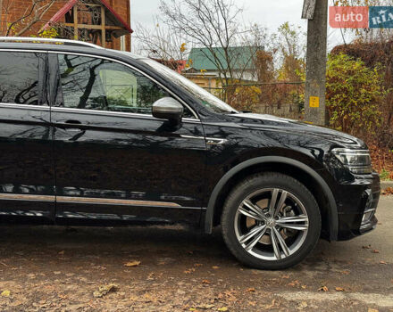Черный Фольксваген Tiguan Allspace, объемом двигателя 2 л и пробегом 180 тыс. км за 30540 $, фото 3 на Automoto.ua