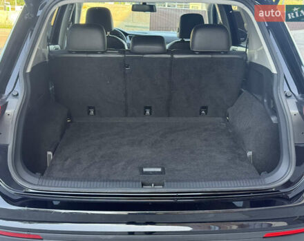 Чорний Фольксваген Tiguan Allspace, об'ємом двигуна 2 л та пробігом 119 тис. км за 18650 $, фото 89 на Automoto.ua