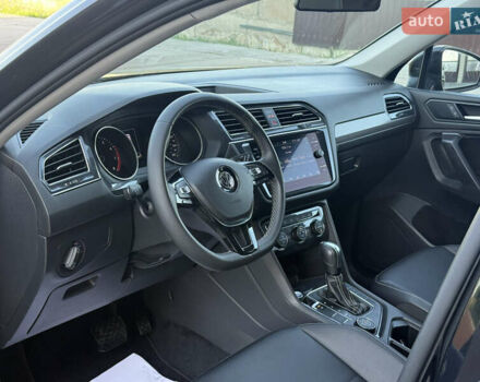 Чорний Фольксваген Tiguan Allspace, об'ємом двигуна 2 л та пробігом 119 тис. км за 18650 $, фото 45 на Automoto.ua