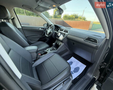 Чорний Фольксваген Tiguan Allspace, об'ємом двигуна 2 л та пробігом 119 тис. км за 18650 $, фото 58 на Automoto.ua