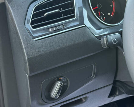 Чорний Фольксваген Tiguan Allspace, об'ємом двигуна 2 л та пробігом 119 тис. км за 18650 $, фото 50 на Automoto.ua