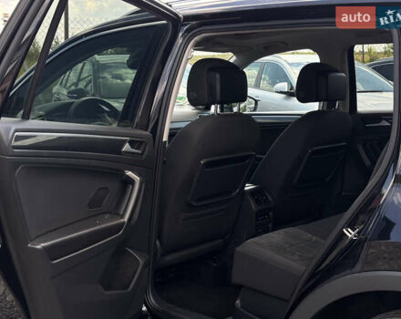 Чорний Фольксваген Tiguan Allspace, об'ємом двигуна 0 л та пробігом 220 тис. км за 27500 $, фото 29 на Automoto.ua