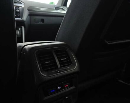 Черный Фольксваген Tiguan Allspace, объемом двигателя 1.98 л и пробегом 202 тыс. км за 27900 $, фото 74 на Automoto.ua