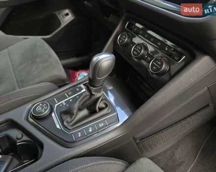 Черный Фольксваген Tiguan Allspace, объемом двигателя 1.98 л и пробегом 202 тыс. км за 27900 $, фото 69 на Automoto.ua