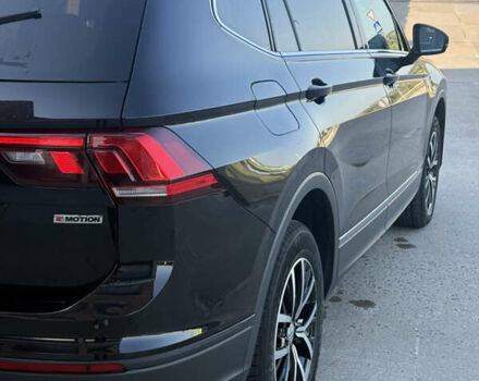 Чорний Фольксваген Tiguan Allspace, об'ємом двигуна 2 л та пробігом 119 тис. км за 18650 $, фото 20 на Automoto.ua