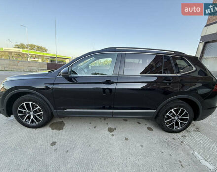 Чорний Фольксваген Tiguan Allspace, об'ємом двигуна 2 л та пробігом 119 тис. км за 18650 $, фото 8 на Automoto.ua