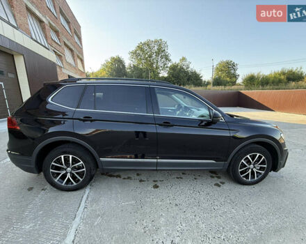 Чорний Фольксваген Tiguan Allspace, об'ємом двигуна 2 л та пробігом 119 тис. км за 18650 $, фото 7 на Automoto.ua