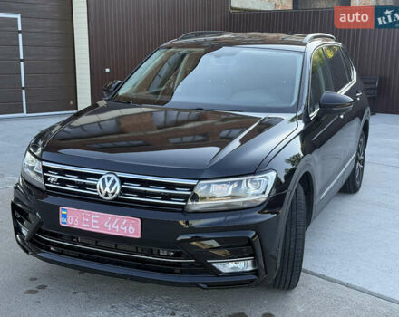 Чорний Фольксваген Tiguan Allspace, об'ємом двигуна 2 л та пробігом 119 тис. км за 18650 $, фото 33 на Automoto.ua