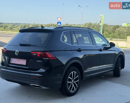 Чорний Фольксваген Tiguan Allspace, об'ємом двигуна 2 л та пробігом 119 тис. км за 18650 $, фото 23 на Automoto.ua