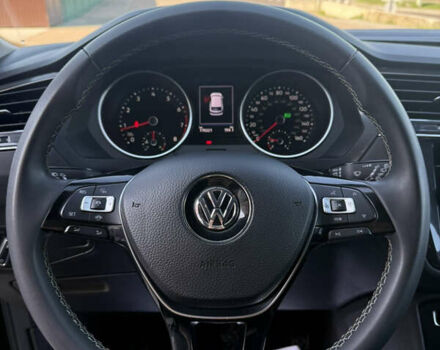 Чорний Фольксваген Tiguan Allspace, об'ємом двигуна 2 л та пробігом 119 тис. км за 18650 $, фото 49 на Automoto.ua