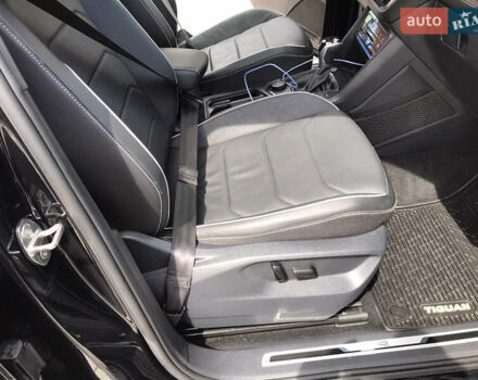 Черный Фольксваген Tiguan Allspace, объемом двигателя 2 л и пробегом 51 тыс. км за 35000 $, фото 33 на Automoto.ua