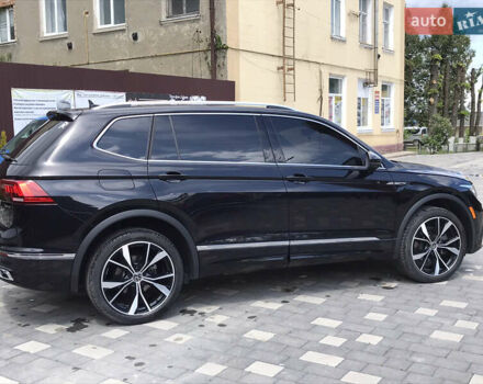 Черный Фольксваген Tiguan Allspace, объемом двигателя 2 л и пробегом 51 тыс. км за 35000 $, фото 5 на Automoto.ua