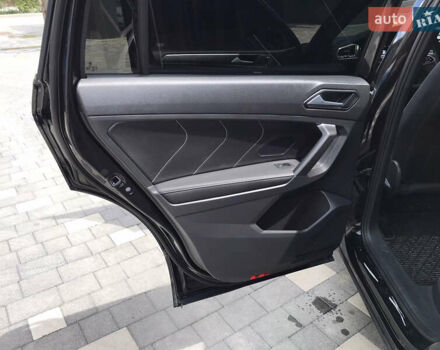 Черный Фольксваген Tiguan Allspace, объемом двигателя 2 л и пробегом 51 тыс. км за 35000 $, фото 30 на Automoto.ua