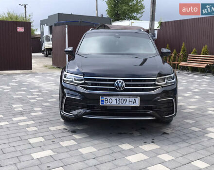 Черный Фольксваген Tiguan Allspace, объемом двигателя 2 л и пробегом 51 тыс. км за 35000 $, фото 2 на Automoto.ua
