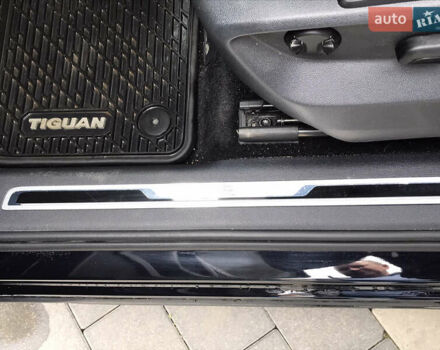 Черный Фольксваген Tiguan Allspace, объемом двигателя 2 л и пробегом 51 тыс. км за 35000 $, фото 21 на Automoto.ua