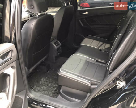 Черный Фольксваген Tiguan Allspace, объемом двигателя 2 л и пробегом 51 тыс. км за 35000 $, фото 29 на Automoto.ua